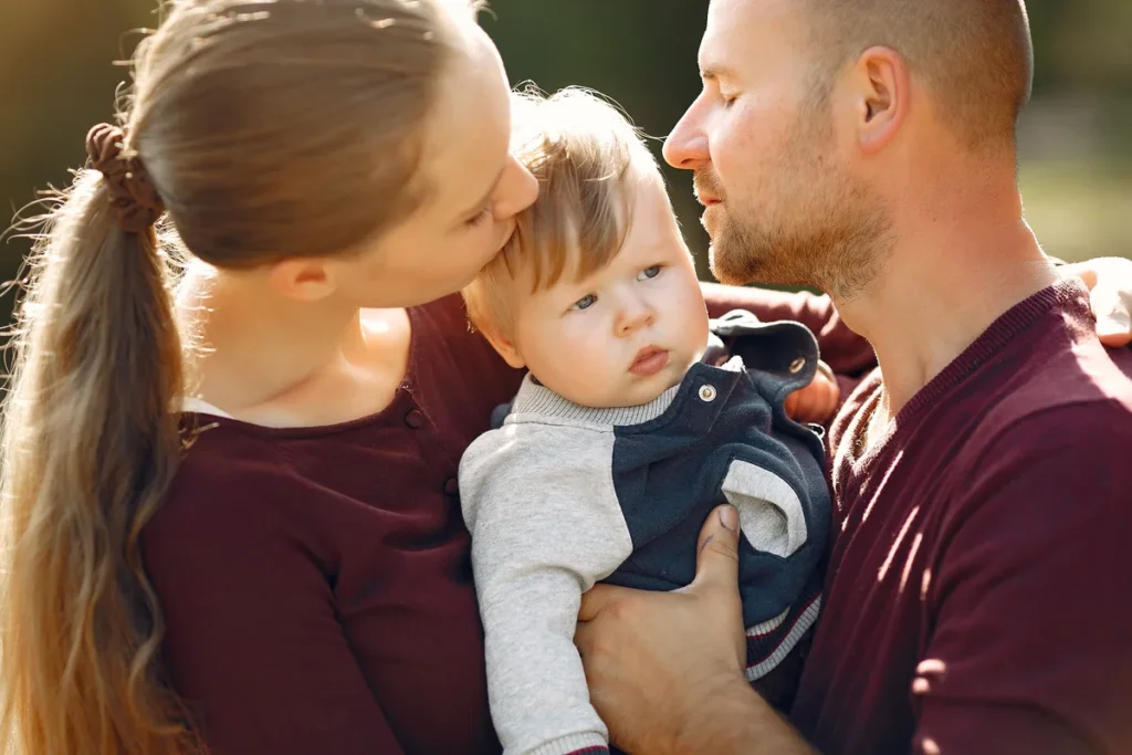 Děti a peníze: jak vychovat generaci, která nenaletí reklamě